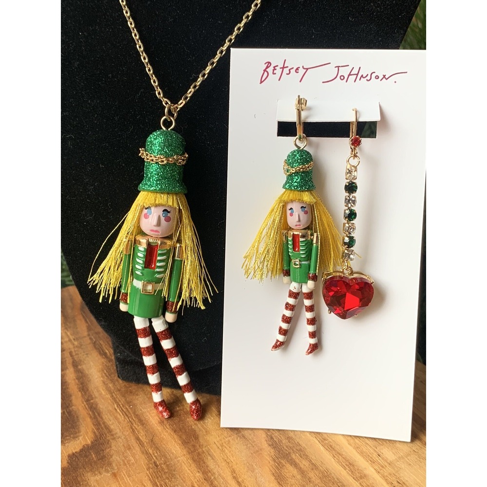 NEW Betsey Johnson Necklace  Christmas Holiday Girl Nutcracker Pendant‎ Set.